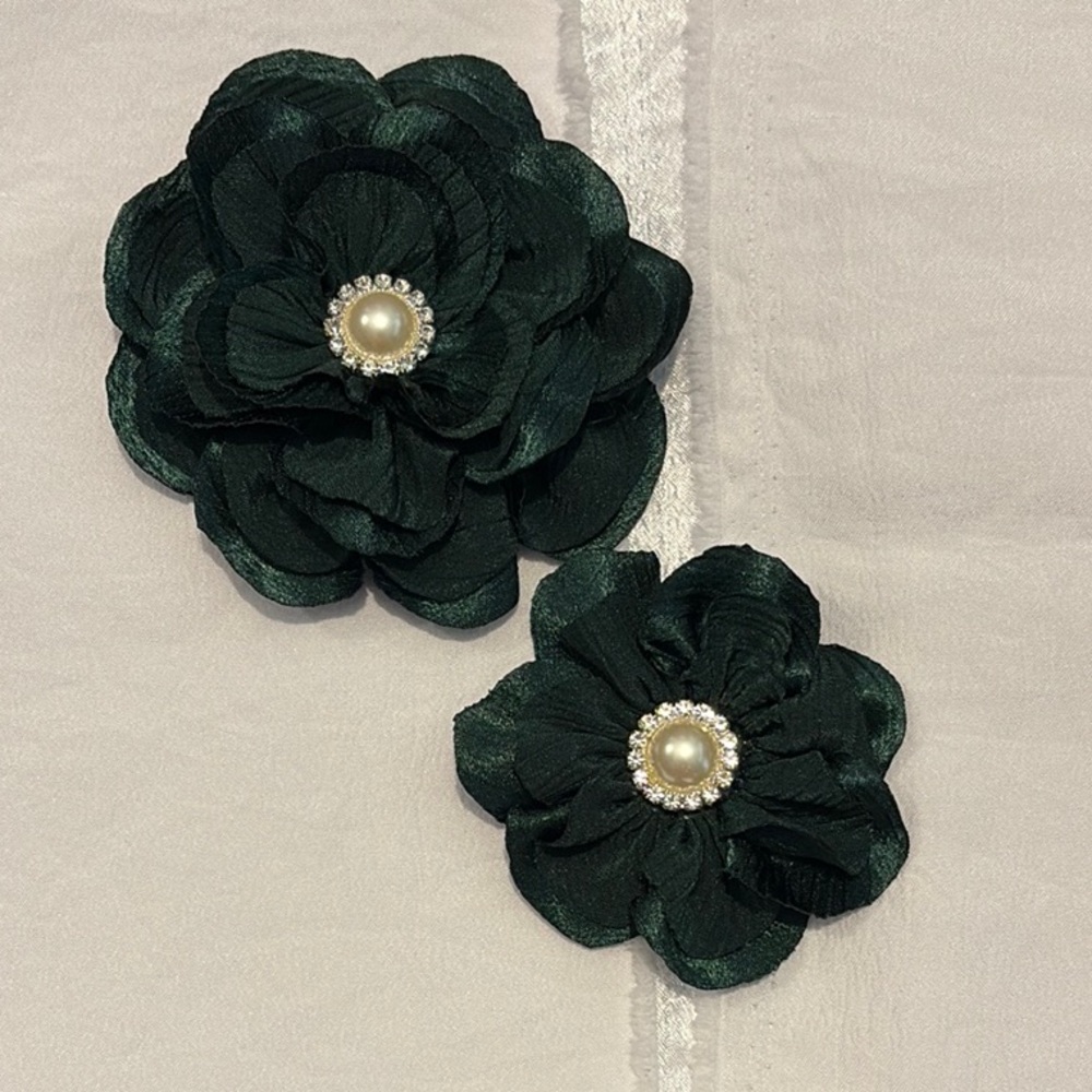 Cream center and Emerald satin hair clip and brooch set